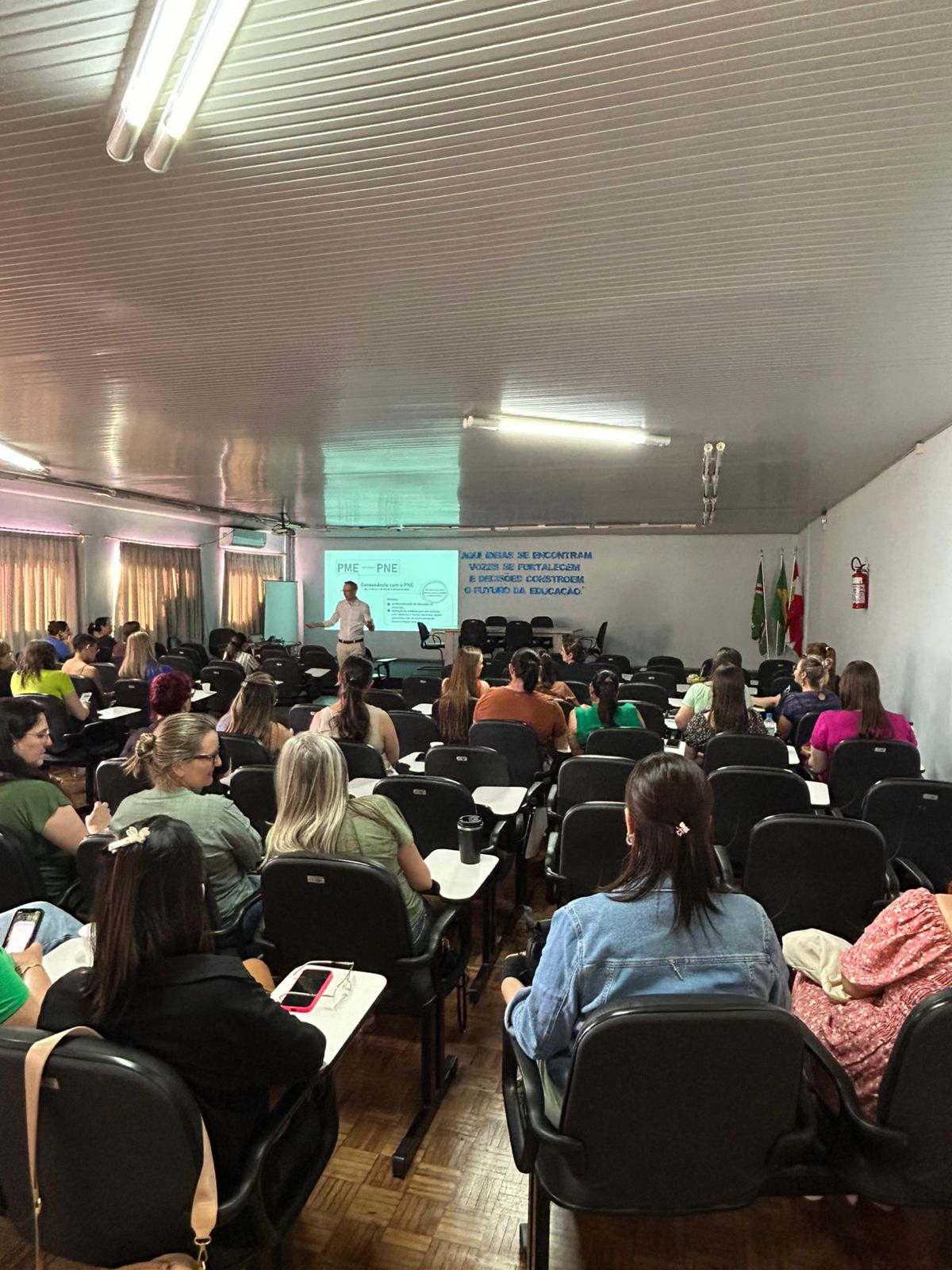 São Miguel do Oeste promove formação sobre o Plano Municipal de Educação