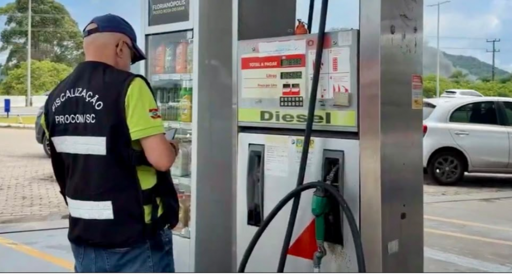 Gasolina a R$ 7,34: PROCON/SC notifica postos por elevação de preços; parte dos estabelecimentos está no Oeste de SC