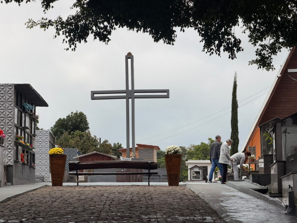 Cemitérios municipais de São Miguel do Oeste devem receber mais de 8 mil visitantes no Dia de Finados