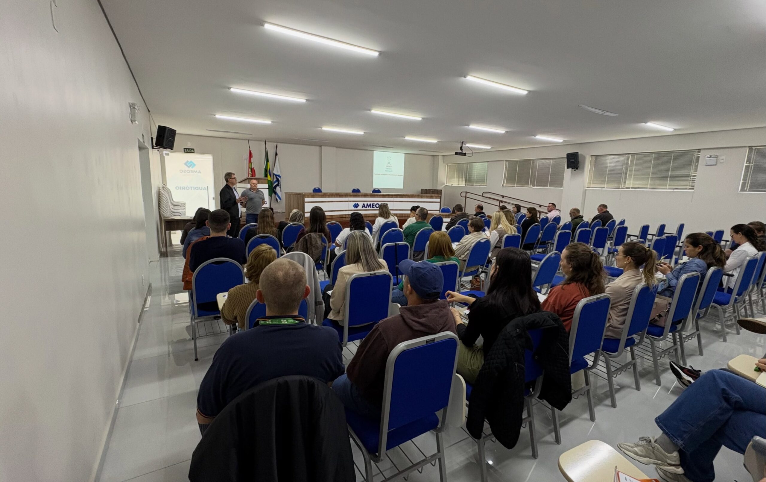 AMEOSC recebe reunião regional de Vigilância Sanitária no Extremo Oeste