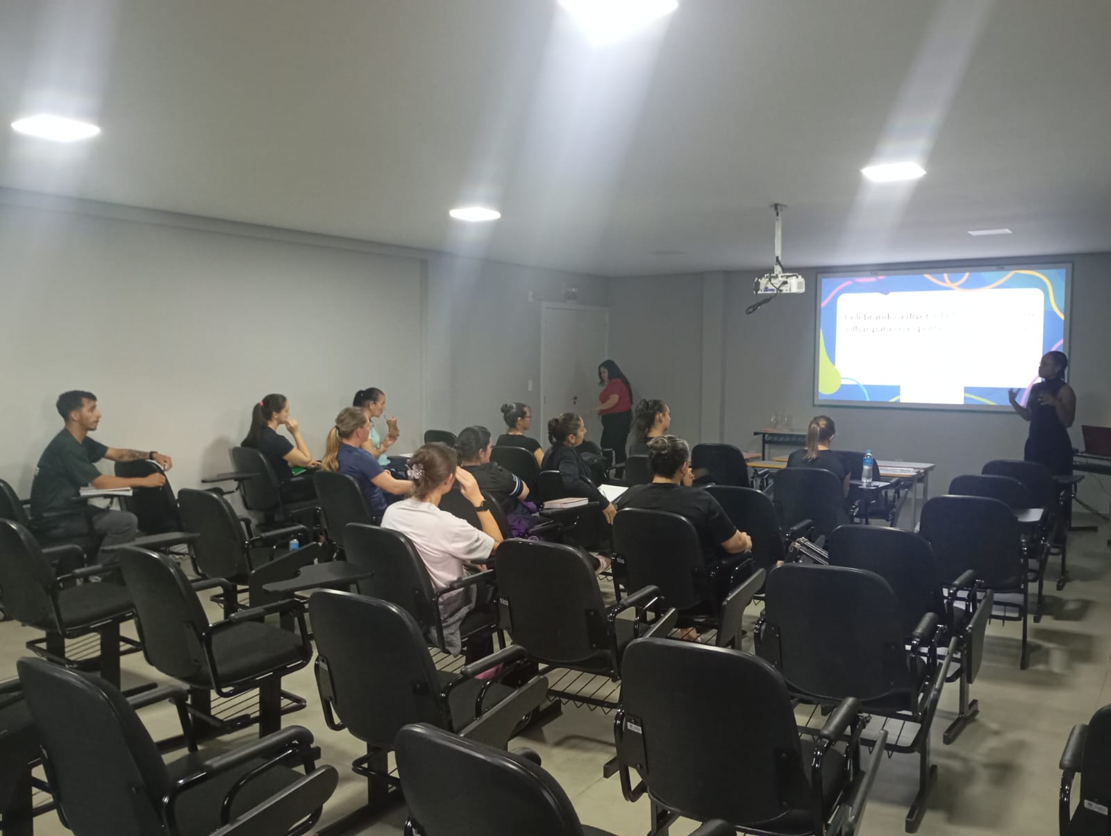 Professores de Arte e Educação Física de Guaraciaba participam de formação continuada