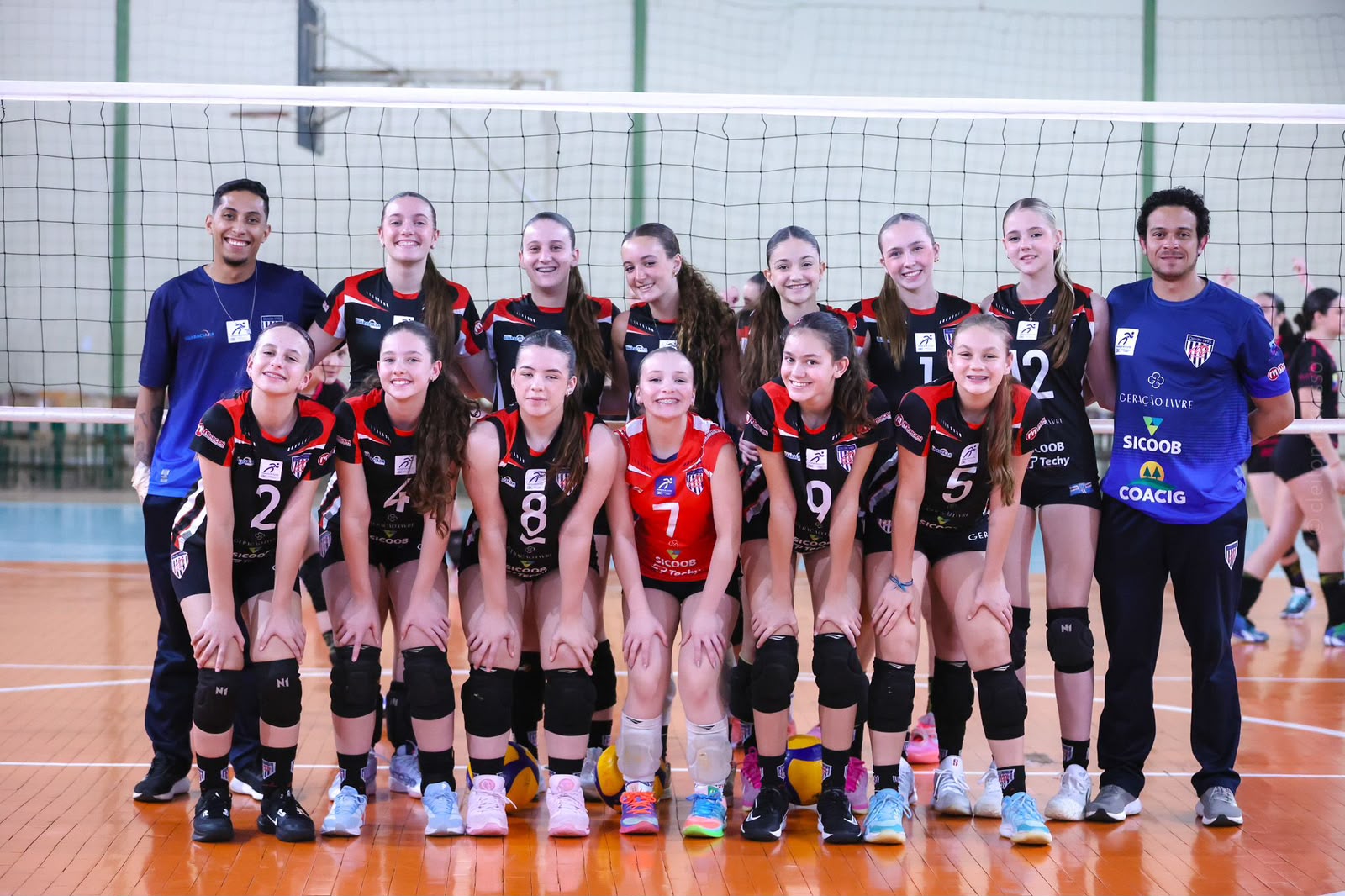 Guaraciaba conquista o título estadual de voleibol feminino Sub-15