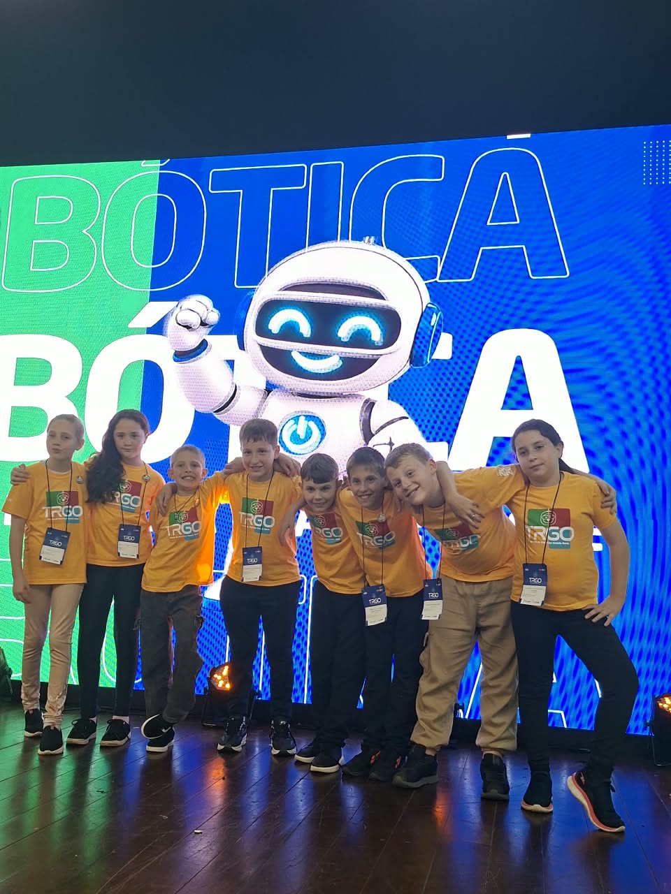 Alunos de Descanso participam de torneio de robótica em Chapecó