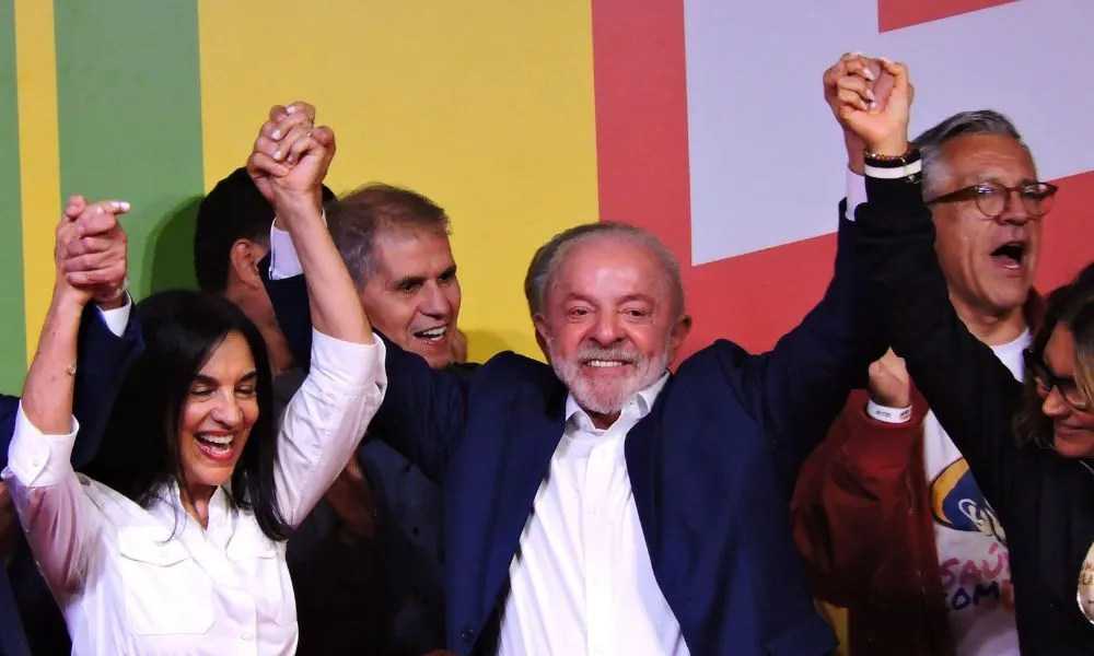 Lula derrota Flávio Bolsonaro e chega ao quarto mandato como presidente do Brasil